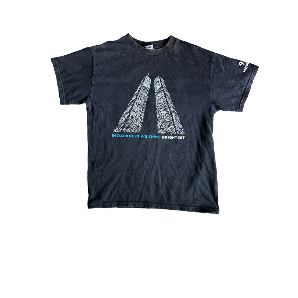 Vintage 9/11 Memorial Twin Towers Medium Black Tshirt